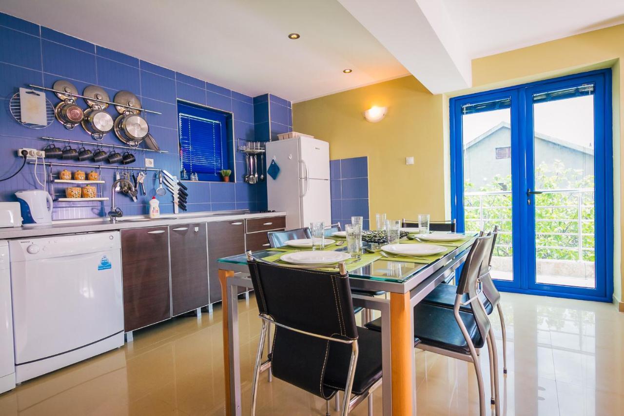 Villa Sea-N-Sun, 7 Bedrooms & Pool, Nearby Portonovi Marina. Ðenovići 외부 사진