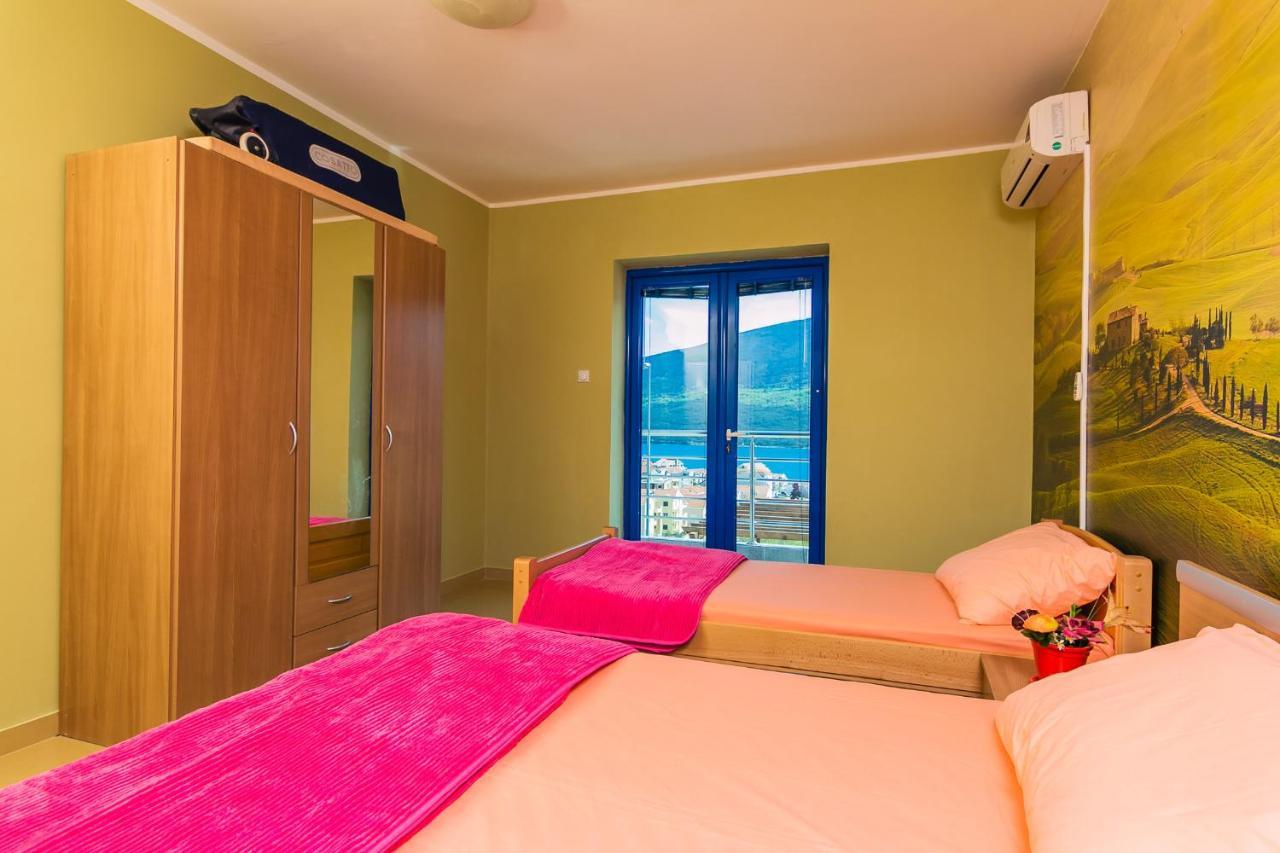 Villa Sea-N-Sun, 7 Bedrooms & Pool, Nearby Portonovi Marina. Ðenovići 외부 사진